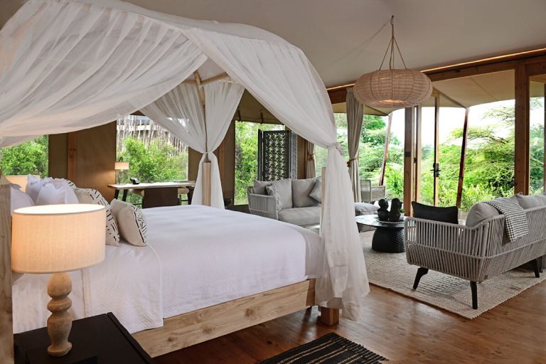 5-days-lake-nakuru-masai-mara-lodge-safari-4