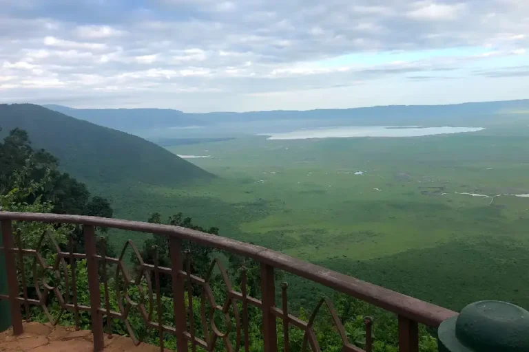 6-days-kenya-tanzania-tour-masai-mara-serengeti-ngorongoro-3