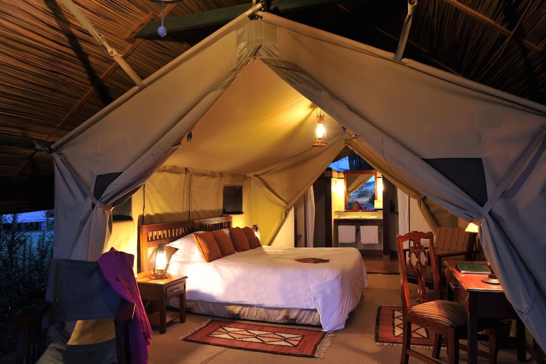 6-days-masai-mara-or-lake-nakuru-or-samburu-camping-4