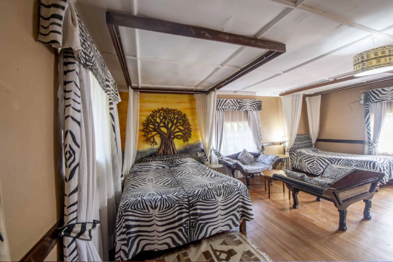 7-days-masai-mara-l-nakuru-amboseli-lodge-safari-2
